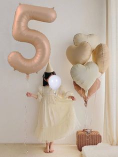 Corner Birthday Decoration, Bed Birthday Decorations, Tea Party Toddler Birthday, Kid Birthday Decorations, Preschool Party Ideas, Maileg Birthday Party, Neutral 1st Birthday Party, Minimalist Birthday Decor, Balloon Themed Birthday Party