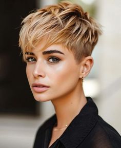 Pixie Haircut Balayage, Tinkerbell Pixie Haircut, Different Ways To Style Pixie Haircut, 1950s Pixie Haircut, Short Hair Behind Ears, Edgy Pixie Cuts For Fine Hair, Strawberry Blonde Pixie, Modern Pixie Haircut, Apricot Hair