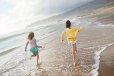 8 Rude Behaviors To Avoid At The Beach This Summer - Brit + Co Running Beach, Kids Running, Moms Favorite, Good Movies To Watch, Summer Is Here, Run Out, Diy Style, Everyone Else, Kids And Parenting