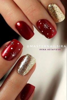 It can be anything, as long as it's holiday-themed! Christmas Gel Nails, Chistmas Nails, Manikur Kuku, December Nails, Christmas Nails Acrylic, Nails 2021, Nagel Inspo, Street Nails