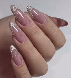 Acrylic Nails Gold, Acyrlic Nails, Shiny Nails Designs, Wow Nails, Psychology Student, May Nails, Casual Nails, Shiny Nails, Cat Kuku