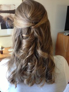 Bridesmaid hair Updos Easy, Hair Stylies, Haircuts Straight Hair, Chic Hairstyles, Updo Hairstyles, Hair Inspo Color, Hairstyles For School, Hairstyles Haircuts, Aesthetic Hair