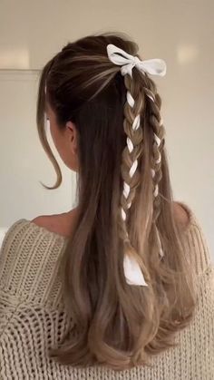 Preppy Hairstyles, Kadeřnické Trendy, Vlasové Trendy, Bow Hairstyle, Ribbon Hairstyle, Ribbon Hair, Hair Stylist Life, Easy Hairstyles For Long Hair, Hairdo For Long Hair