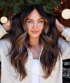 Brunette Hair Front Highlights, Dark Carmel Baylage, Earthy Brunette Balayage, Hair Color Ideas For Brunettes Winter, Face Framing Balayage Brunettes, 20 Inch Hair Extensions Before And After, Dark Waves, Lazy Hair