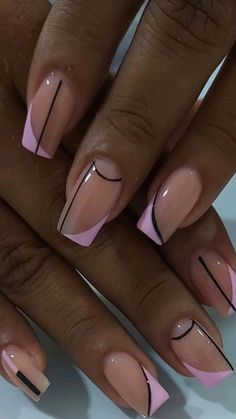 Nail Designs African American Hands, Gel X Nail Designs Valentines Day, Round Square Nail Designs, Edgy Natural Nails, Straight Square Nails Short, Half Nail Color, A Line Bob Haircuts For Women, Simple Edgy Nails Square, Short Square Nail Art Designs