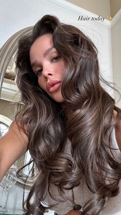 Bombshell Brown Hair, Hair Color Ideas For Filipina Skin, Brown Eye Hair Color Ideas, Expensive Brown Hair, Brown Hair Hazel Eyes, Coffee Hair Dye, Cool Brown Hair, Coffee Brown Hair, Micro Rings