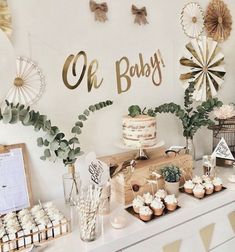 Baby Shower Decorations Neutral, Babyshower Party, Baby Shower Deco, Green Baby Shower, Free Baby Shower, Baby Shower Brunch