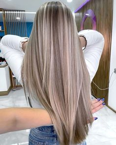 Blonde Hair In Layers, Blonde Hair Inspiration Straight, Full Blonde Highlights With Money Piece, Straight Hair Blonde Highlights, Balayage Dark To Light, Cool Toned Blonde Highlights, Heavy Balayage, Hispanic With Blonde Hair, Ashy Bronde Balayage