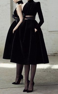 Couture Dior, Wedding Dress Black, Fashion Paris, Pakaian Feminin, Alex Perry, Modesty Fashion, Midi Dress With Sleeves