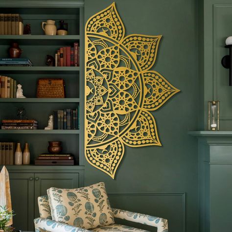 #islam #islamic #islamicmandala #mandala #islamicpattern #pattern #islamicdecor #metal #metaldecor #walldecor #wallartistanbul Islamic Mandala, Indian Inspired Decor, Indian Wall Decor, Indian Wall Art, Indian Living Room, Arabic Decor, Indian Bedroom, India Home Decor, Indian Interiors