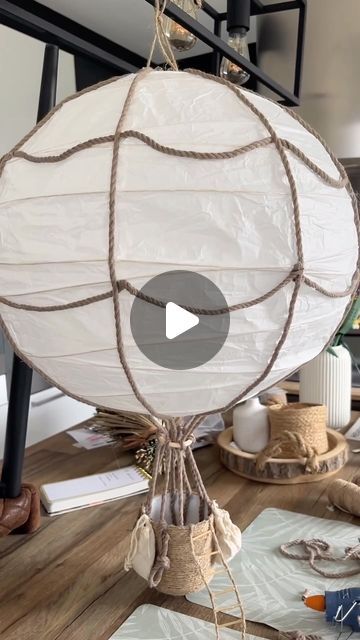 Diy Hot Air Balloon Lamp, Diy Air Balloon Decorations, Diy Hanging Hot Air Balloon, Baloon Diy, Balloon Diy Crafts, Hot Air Balloon Decorations Diy, Hot Air Balloon Diy, Air Balloon Diy, Hot Air Balloon Decoration