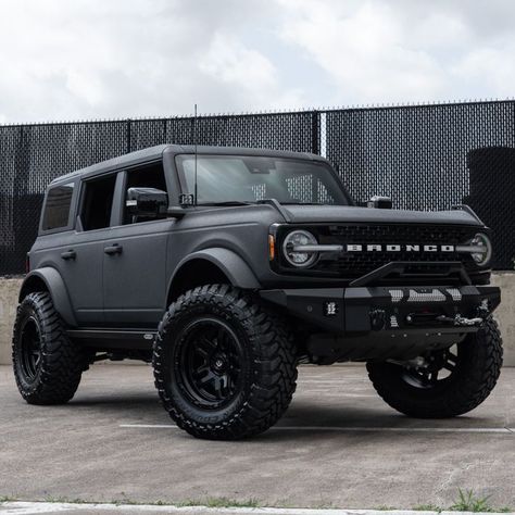 This 2022 Ford Bronco we Lifted, Sprayed and upgraded the interior and sound system for none other than Online Gaming Legend, Tim the TatMan! His brand new Bronco was sprayed in our Tuxedo Black Signature Finish, and for additional protection we added DV-8 bumpers with Warn winch.For the lift and suspension, we upgraded to  the 2.5" BDS kit and were able to stuff 38" Toyo Tires around 20" Fuel wheels to create a substantial footprint.  #starwoodmotors #starwoocustoms #starwoodbronco 2023 Ford Bronco Interior, 2022 Ford Bronco Lifted, New Bronco Lifted, Matte Black Bronco, Ford Bronco Mods, Blacked Out Ford Bronco, Ford Bronco New, New Ford Bronco 2022, All Black Bronco