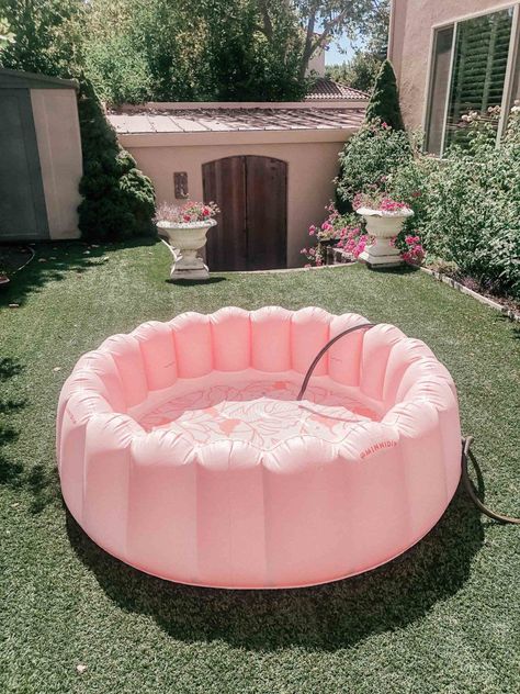 Cutest Adult Inflatable Pools: Where to Find Them (IN STOCK) Pink Kiddie Pool, Large Inflatable Swimming Pool, Inflatable Pool Aesthetic, Temporary Pool Ideas, Inflatable Pool Ideas Backyard, Pool Designs Backyard, Family Inflatable Pool, Pool Inflatables, Family Lounge Pool