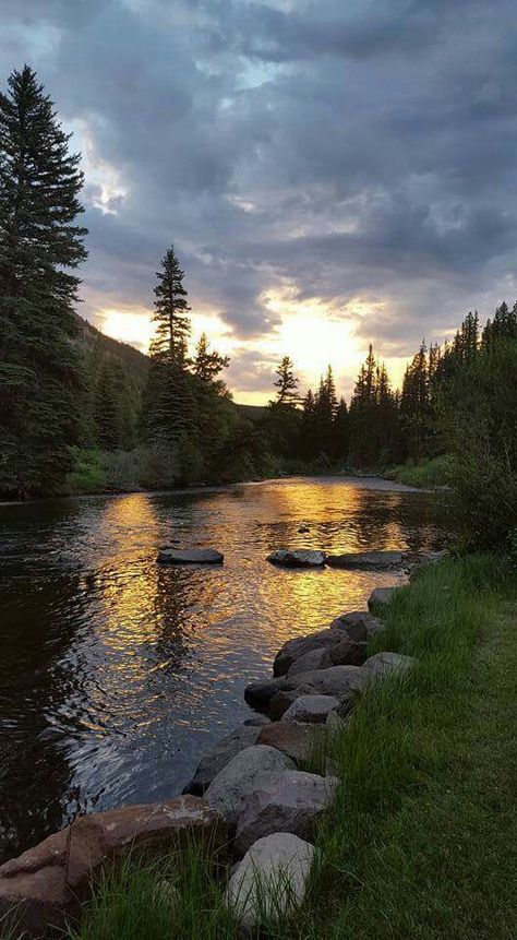 Ahhh...summer A summer sunset on the Conejos River. Photo by TimLorrie Sjoberg‎. Pretty Forest Pictures, Nature Photography River, Beautiful Rivers Nature, Beautiful Rivers Photography, Sunset River Aesthetic, Peaceful Photos Nature, Aesthetic Views Nature, Calm River Aesthetic, Forest Travel Aesthetic