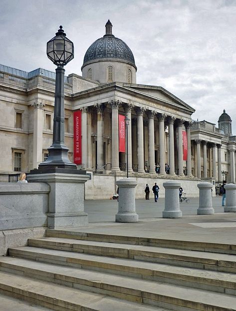 National Gallery in Trafalgar Square, London Famous Art Museums, London Museums Art, National Gallery London Aesthetic, National Art Gallery London, The Virgin Of The Rocks, The National Gallery London, National Art Gallery, London Art Gallery, National Gallery London