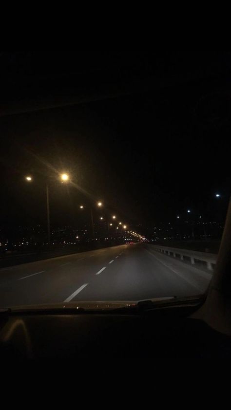 Picture Of Road At Night, Survive The Night Aesthetic, Highway Wallpaper Night, Aesthetic Highway Night, Car Pictures Instagram Night Aesthetic, Highway Pictures Night, Picture In Car At Night, Aesthetic Road Pictures Night, Driving On The Highway At Night