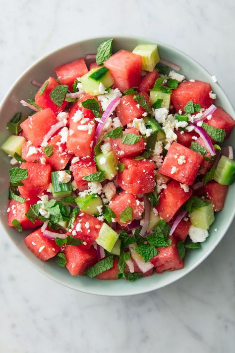 Watermelon Feta Salad Cold Side Salads, Side Salads For Bbq, Easy Side Salads, Salads For Bbq, Barbecue Salads, Easy Bbq Side Dishes, Barbecue Sides, Side Salads, Watermelon Feta