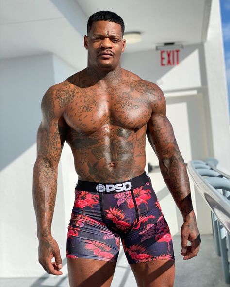 Jason Luv on Instagram: “I can’t think of a damn caption, but these boxer are mad comfortable.” Boxer Pics Men, Sagging Pants Boxers, Fine Black Males, Black Men Aesthetic, Rough Men, Black Gods, Men In Boxers, Boxers Men, Dreadlocks Men