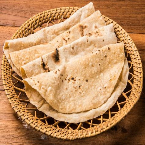 Chapati, Chapati Recipe, Chapati Recipes, Making Ghee, Chicken Korma, Clam Recipes, Indian Bread, Low Fat Diets, Banana Bread Recipes