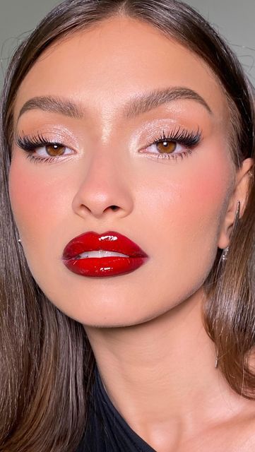 158K views · 14K likes | Claudia Neacsu on Instagram: "Wishing you all a magical Christmas! 💌💫🎄 Couldn’t help myself but to post my signature glazed red lip 💋 on beautiful @iamalinamorozova Using: @maccosmeticsuk Chestnut Lip Liner & lip glass @byterryofficial matte lip in 10 my red which has to be one of my all time fave reds! @urbandecayuki Space Cowboy Eyeshadow #redlipstick #christmasmakeup #glossy #makeup #claudianmakeup" Bright Red Lip Makeup Look, Red Inspo Makeup, Makeup Inspo Red Lip, Bridal Red Lipstick Makeup, Glowy Makeup Red Lip, Concert Makeup Red Lip, Red Lip Brown Eyes, Deep Red Lip Makeup Look, Natural Makeup With Red Lipstick