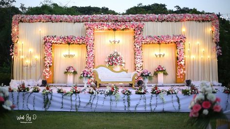 decorsutra on Instagram: “Dreamy Outdoor Reception stage backdrop with glamorous floral arches... Decor by @wedbyd.events Chennai Follow www.decorsutrablog.com for…” Outdoor Reception Stage, Reception Stage Backdrop, Arches Decor, Engagement Decorations Indian, Stage Decoration Photos, Outdoor Reception Decorations, Event Wall, Indian Diy, House Front Wall Design