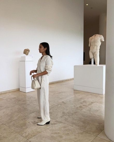 i go to a museum & take pictures of myself. why am I like this (don’t answer that)  #ShopStyle #MyShopStyle #Lifestyle Museum Girl Aesthetic, Jordan Santos, Go To A Museum, Paris Girl Aesthetic, Museum Girl, Museum Pictures, Beige Aesthetics, Museum Photos, Art Gallery Outfit