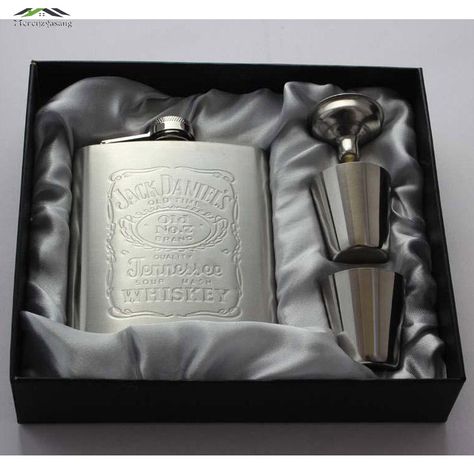 Hot sale portable stainless steel hip metal flask sets gift travel whiskey alcohol liquor bottle flagon Male Small Mini Bottles Jack Daniels Gift Set, Pocket Flask, Liquor Gifts, Flask Set, Flask Gift, Wine Bottle Gift, Silver Gift Box, Alcohol Bottles, Wine Set