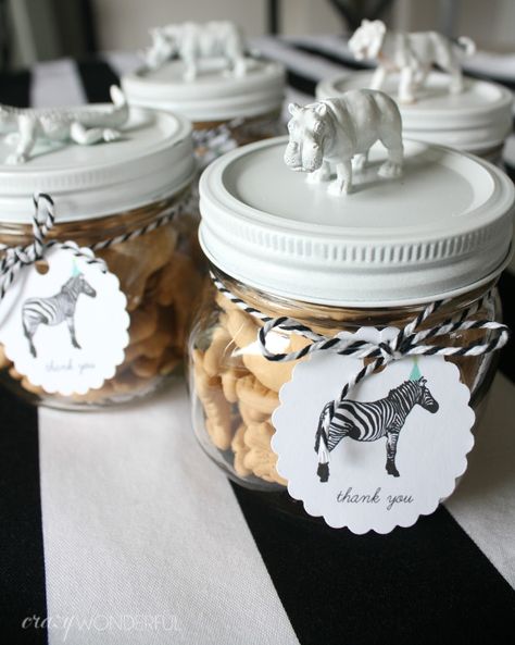 Animal Themed Graduation Party, Animal Cookie Party Favors, Party Animal Favor Bags, Stuffed Animal Party Favor, Safari Baby Shower Party Favors, Diy Birthday Party Favors, Safari Baby Shower Favors, Safari Birthday Party Decorations, Animal Cracker