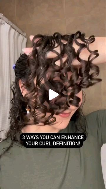 Curly Hair Inspo on Instagram: "3 ways to enhance your natural curl definition! By @laurenpiluso 1. Ribbon curl technique - definitely my go-to and most used technique to achieve definition & volume! It creates larger defined curl clumps that can be separated for volume 2. Rake & Shake - the perfect technique to achieve separated but defined curls giving volume and definition for days 3. Finger rolling - the most tedious of the three but the results never fail! My go-to for my face framing pieces Which curl definition method is your favorite! #curldefinition #curlyhairtips #longcurlyhair #cabellorizado #naturallycurlyhair" Viking Curly Hair, Ways To Naturally Curl Your Hair, How To Make Your Natural Curls Looser, Fine Wavy Curly Haircut, Face Frames Curly Hair, How To Improve Your Natural Curls, Hair Looks For Curly Hair, Hair Styles For Curly Short Hair Natural Curls, What To Use On Curly Hair