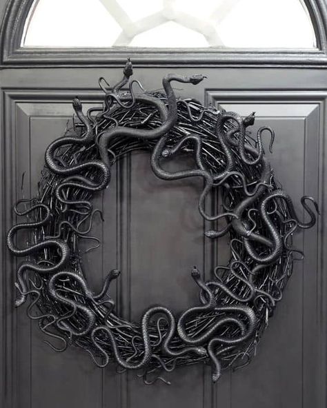 Porch Themes, Porta Halloween, Porche Halloween, Uhyggelig Halloween, Porch Halloween, Halloween Decor Diy, Halloween Decorations Outdoor, Casa Halloween, Halloween Fest