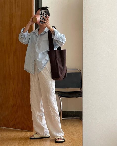 Summer Outfit Vacation Inspo Korean All White Outfit, Spring Outfit Pants, Staylesh Girl Cool, Cool Outfit Ideas For Women, Oversize Linen Shirt Outfit, Stephanie Soo Outfits, Seoul Outfits Summer, Summer Uni Fits, Beige Linen Pants Outfit Summer