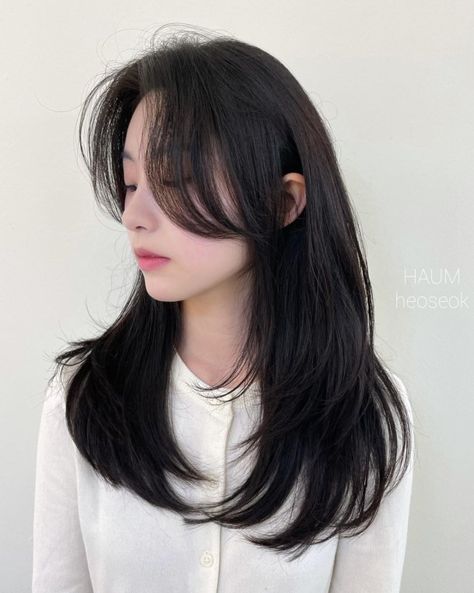 Trendy Layered Hairstyles, Asian Long Hair, Straight Layered Hair, Layered Hair With Bangs, Straight Black Hair, Asian Haircut, Straight Hair Cuts, Low Maintenance Hair, Asian Short Hair