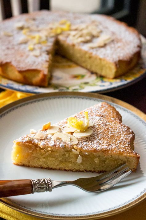 Santiago, Portuguese Almond Cake, Spanish Pie Recipes, Spanish Tapas Dessert, Arlette Recipe, Simple Spanish Desserts, Spanish Easter Recipes, Authentic Spanish Desserts, Spanish Deserts Easy