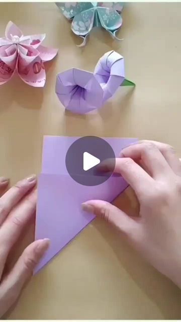 Creativity With Paper, Paper Crafts Origami Flowers, Craft Paper Flowers How To Make, Paper Flowers Handmade, 3d Paper Crafts Easy, Oragami Ideas Cute Flower Easy, Flowers Making With Paper, Flowers To Make Out Of Paper, Easy 5 Minute Crafts