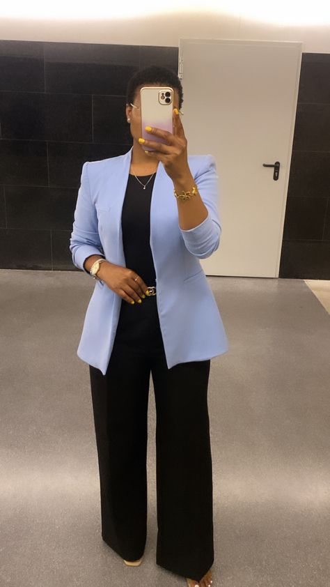 Looks for work Womens Black Slacks Outfit, Long Trousers Outfit High Waist, Jean Day Work Outfits, Elegant Business Attire Women, Elegant Black Woman Outfits, Boss Babe Outfits Chic, Styling Official Pants, Formal Work Clothes For Women, Black Women Conference Outfit