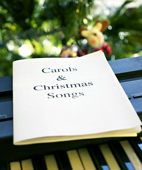 Planning a Christmas sing-along? Download this free (optional donations encouraged) printable booklet with the lyrics to 38 seasonal favourites. Print, fold, staple and you’re ready to sing! Christmas Carols Lyrics Free Printable, Free Christmas Music, Christmas Concert Ideas, Christmas Carols Lyrics, Christmas Carols Songs, Carol Songs, Xmas Carols, Christmas Carol Book, Homeschooling Activities