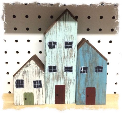 Diy Wooden House Decor, Wooden Houses Decoration, Decorative Wooden Houses, Wood Block Houses Easy Diy, Little Wooden Houses Craft, Wooden Houses Craft Decor, Wooden Houses Diy, Small Wooden Houses Craft, Wooden House Craft