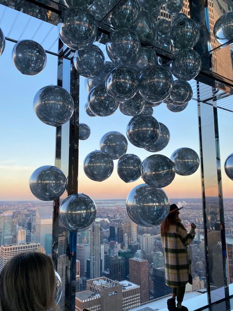 Summit 1 Nyc, Nyc Ball Drop, New York Student Life, Summit One Nyc, New York Summit One Vanderbilt, New York To Do, Nyc To Do, Brooklyn Aesthetic New York, Nyc Things To Do