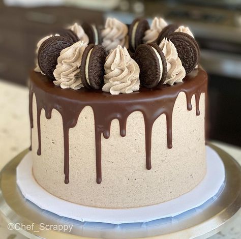 Oreo Birthday Cake, Chocolate Oreo Cake, Chocolate Cake Designs, Lava Cake Recipes, Simple Cake Designs, Easy Chocolate Cake, Chocolate Cake Decoration, Birthday Cake Chocolate, Simple Birthday Cake