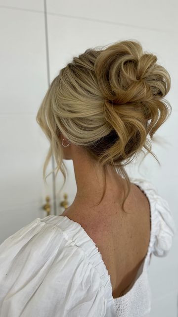 Big Messy Updo Wedding, Low Updo Wedding Hair Bridesmaid Simple, Side Hair Bridesmaid, Updo With Side Pieces, Up Dos Blonde Hair, Bridesmaids Hairstyles With Extensions, Half Up Half Down Wedding Hair For Medium Length, French Twist Updo Medium Length Hair, Bridal Hair Simple Updo