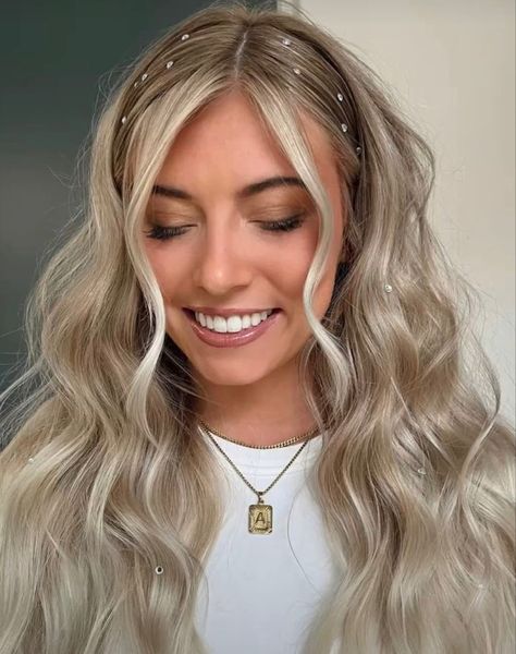 Grad Hairstyles, Cute Prom Hairstyles, Formal Hairstyles For Long Hair, Mode Editorials, Ball Hairstyles, Simple Prom Hair, Hoco Hairstyles, Dance Hairstyles, Hair Stylies