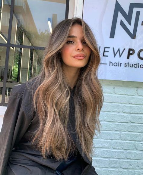 Wellness Girlie, Light Brunette Hair, Rambut Brunette, Goldie Locks, Bombshell Hair, Light Brunette, Kadeřnické Trendy, Brown Hair Looks, Brown Hair Inspo