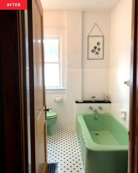 Avocado Bathroom Suite, Vintage Green Bathroom, Mint Green Bathrooms, Second Bathroom, Green Sink, Green Tile Bathroom, Black Tub, Retro Tiles, Diy Bathroom Makeover