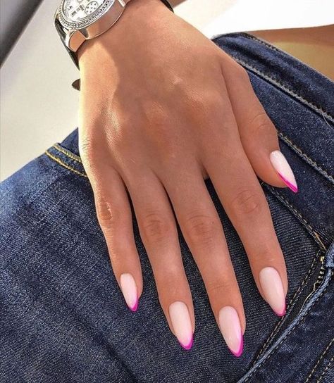 Almond Short French Tip Nails, Elegant Summer Nails Classy, Bright Pink French Tip Nails, Nail Designs 2023 Spring, Trendy Summer Nails 2023, Nyfw Nails, Art Gel Nails, Summer Nails Trendy, 2023 Spring Nails