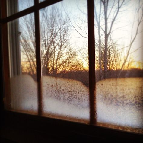 misty steamed up windows Winter Mornings, Window View, Foto Vintage, Foto Art, Through The Window, Autumn Aesthetic, Winter Aesthetic, Morning Light, It's Cold