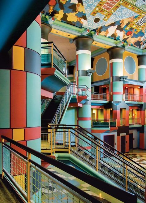 See the Most Radical Postmodern Interiors from Around the World - Galerie Postmodernism, Postmodern Interior Design, Post Modern Architecture, Architecture Art Nouveau, Moore House, Rice University, Ceiling Murals, Art Movement, Space Design