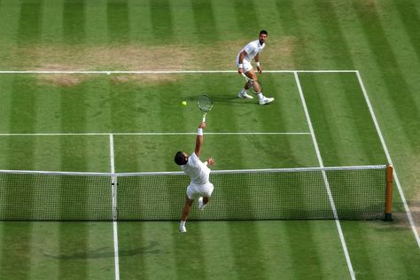 A WIMBLEDON fan was left red-faced after they were caught trying to pocket a ball during the men’s final. Carlos Alcaraz and Novak Djokovic were battling it out for the big one on Centre Court when the hilarious incident occurred. The legendary Djokovic was growing more and more frustrated after falling behind to his 20-year-old […] Wimbledon, Wimbledon Final, Falling Behind, Carlos Alcaraz, Red Face, The Big One, Novak Djokovic, 20 Years Old, The Men