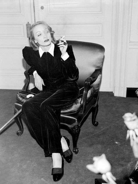 Dandy Style, Mode Chanel, Greta Garbo, Velvet Suit, Marlene Dietrich, Old Hollywood Glamour, Vintage Hollywood, Hollywood Glamour, Up Girl