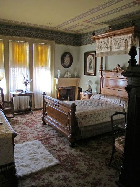 Aesthetic Light Fixtures Bedroom, 1890 Bedroom, 1890s House Interior, Antique Bedroom Ideas Victorian, Light Victorian Bedroom, 1910s Bedroom, 1890s Bedroom, Eastlake Bedroom, 1940s Bedroom