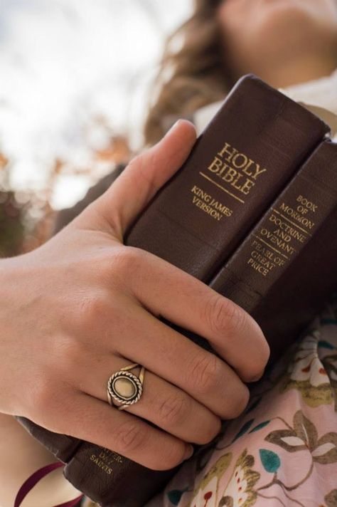 Book Of Mormon Photography, Scripture Study Aesthetic Lds, Missionary Aesthetic Lds, Book Of Mormon Aesthetic, Sister Missionary Pictures, Mission Pictures, Missionary Outfits, Scripture Photography, Mission Photos